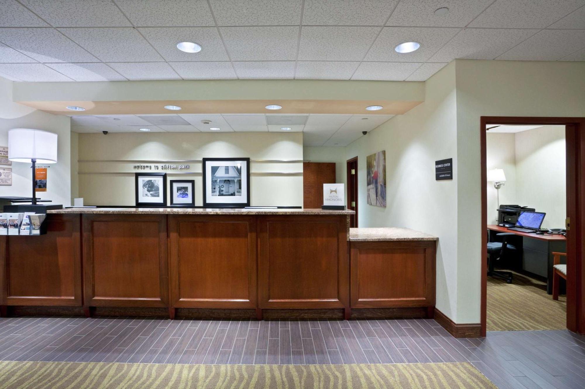 Hampton Inn Clifton Park Eksteriør billede